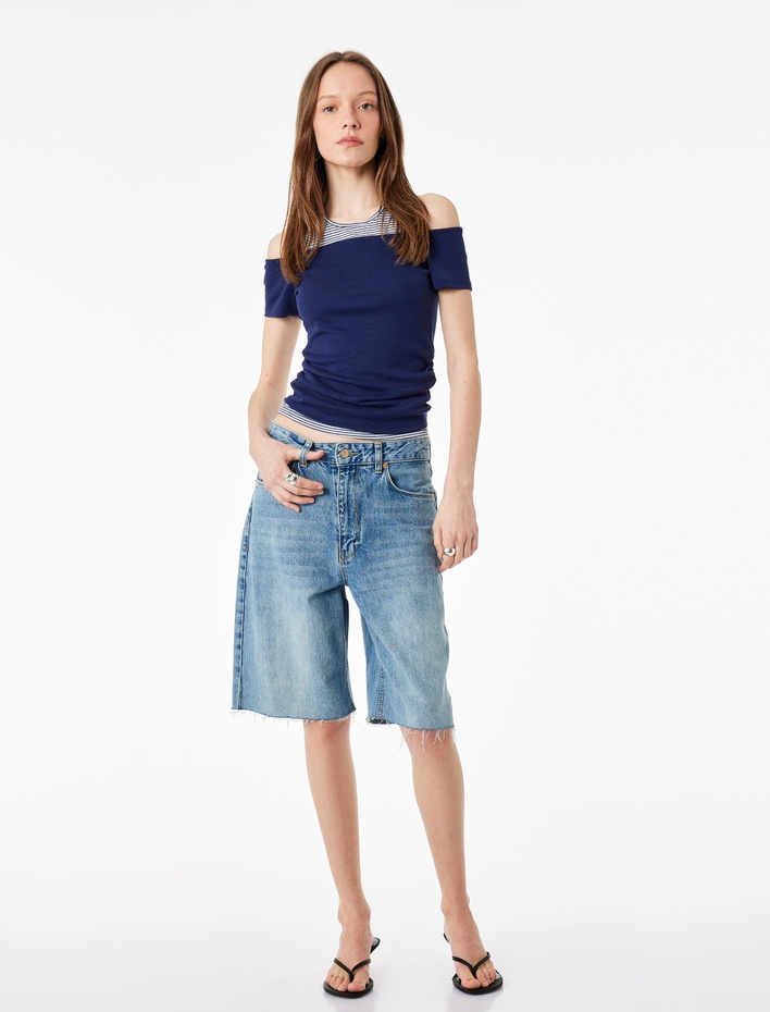  Slim Fit Atlet Detaylı Kısa Kollu Viskon Karışımlı Omzu Açık Tişört