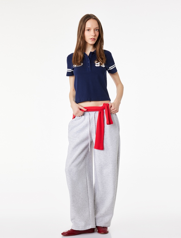  Regular Fit Düğmeli Kısa Kollu Kolej Baskılı Polo Yaka Tişört