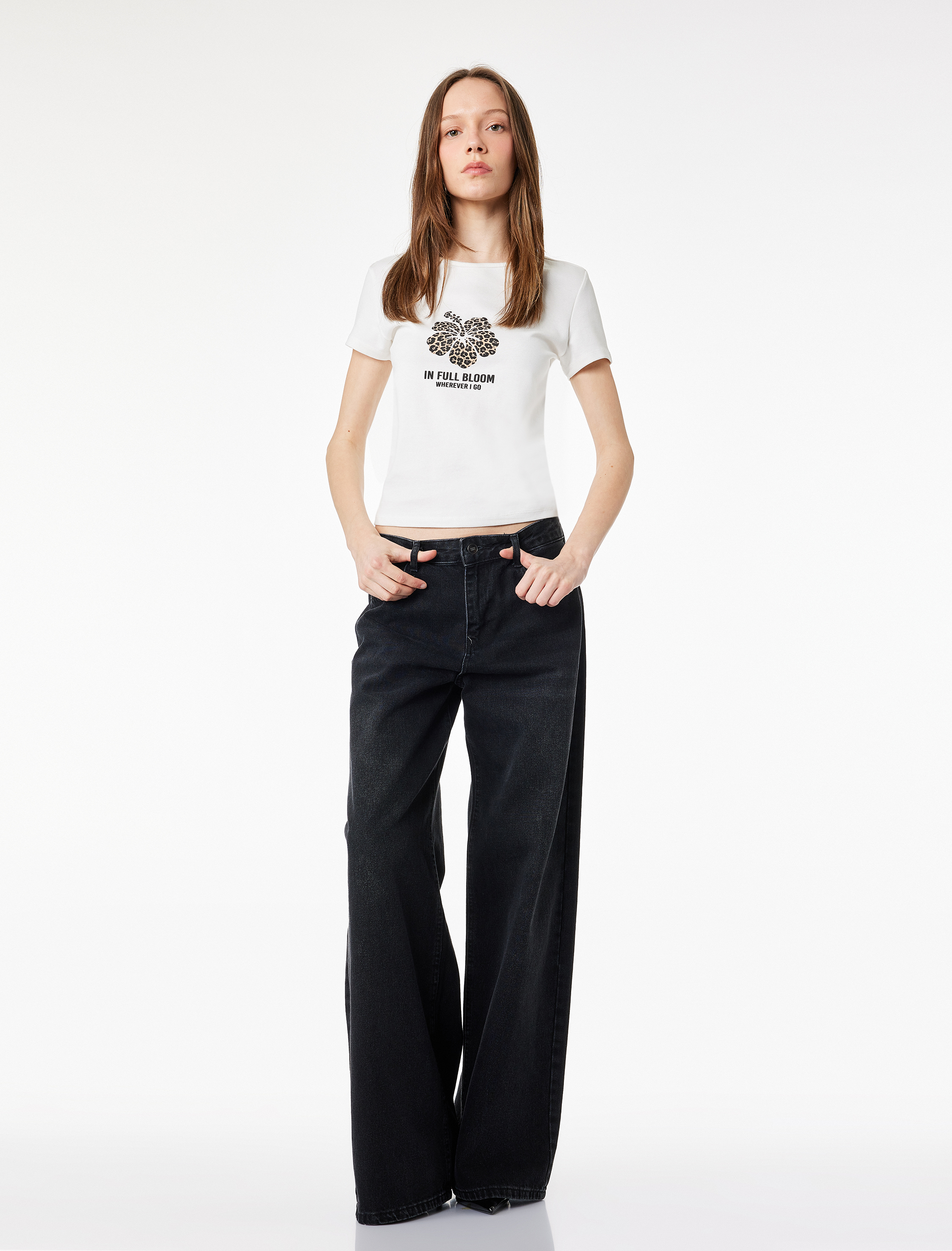   Leopar Nakış Detaylı Slim Fit Kısa Kollu Pamuklu Tişört