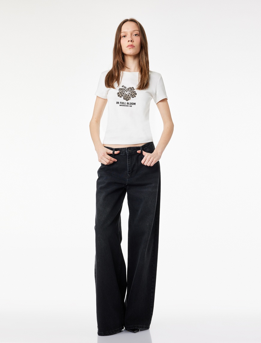 Koton Kadın Leopar Nakış Detaylı Slim Fit Kısa Kollu Pamuklu T-Shirt
