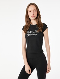 Rahat Kalıp Kısa Kollu Bisiklet Yaka Baskılı Spor Tişört