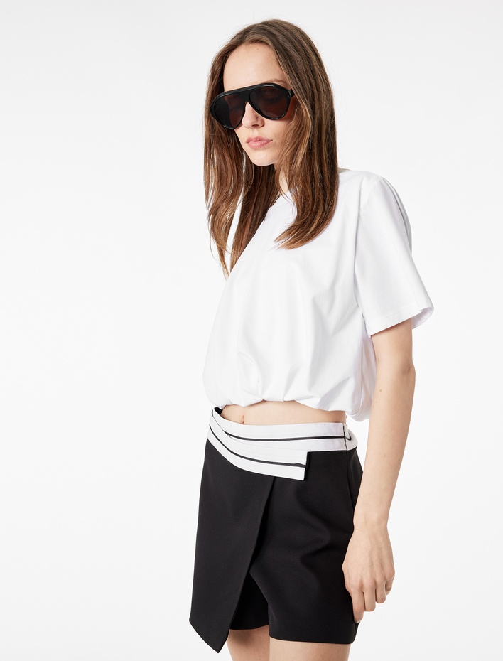  Büzgülü Kısa Kollu Bisiklet Yaka Pamuklu Tişört