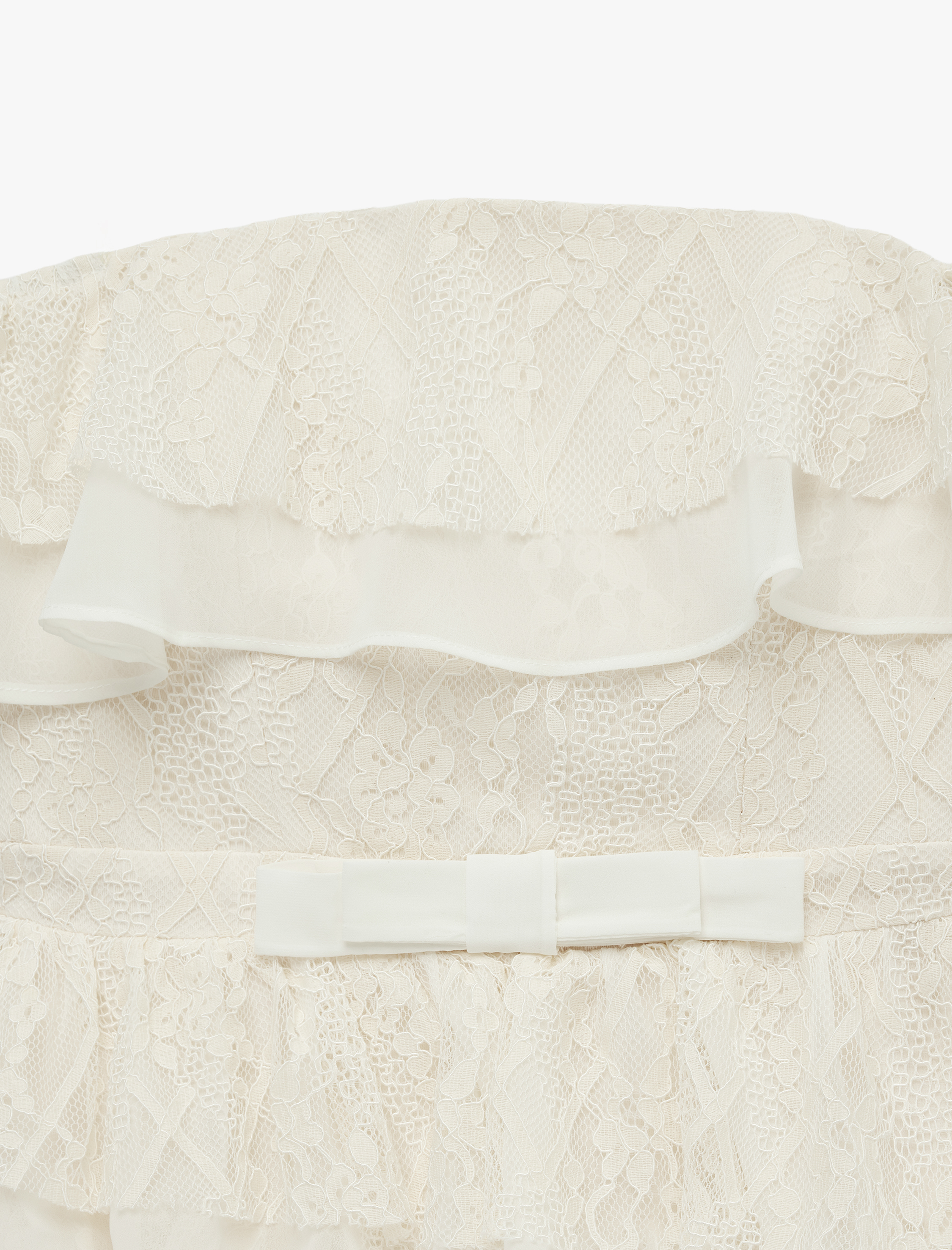   Kısa Kollu Kare Yaka Omzu Açık Fiyonklu Katlı Mini Dantelli Elbise