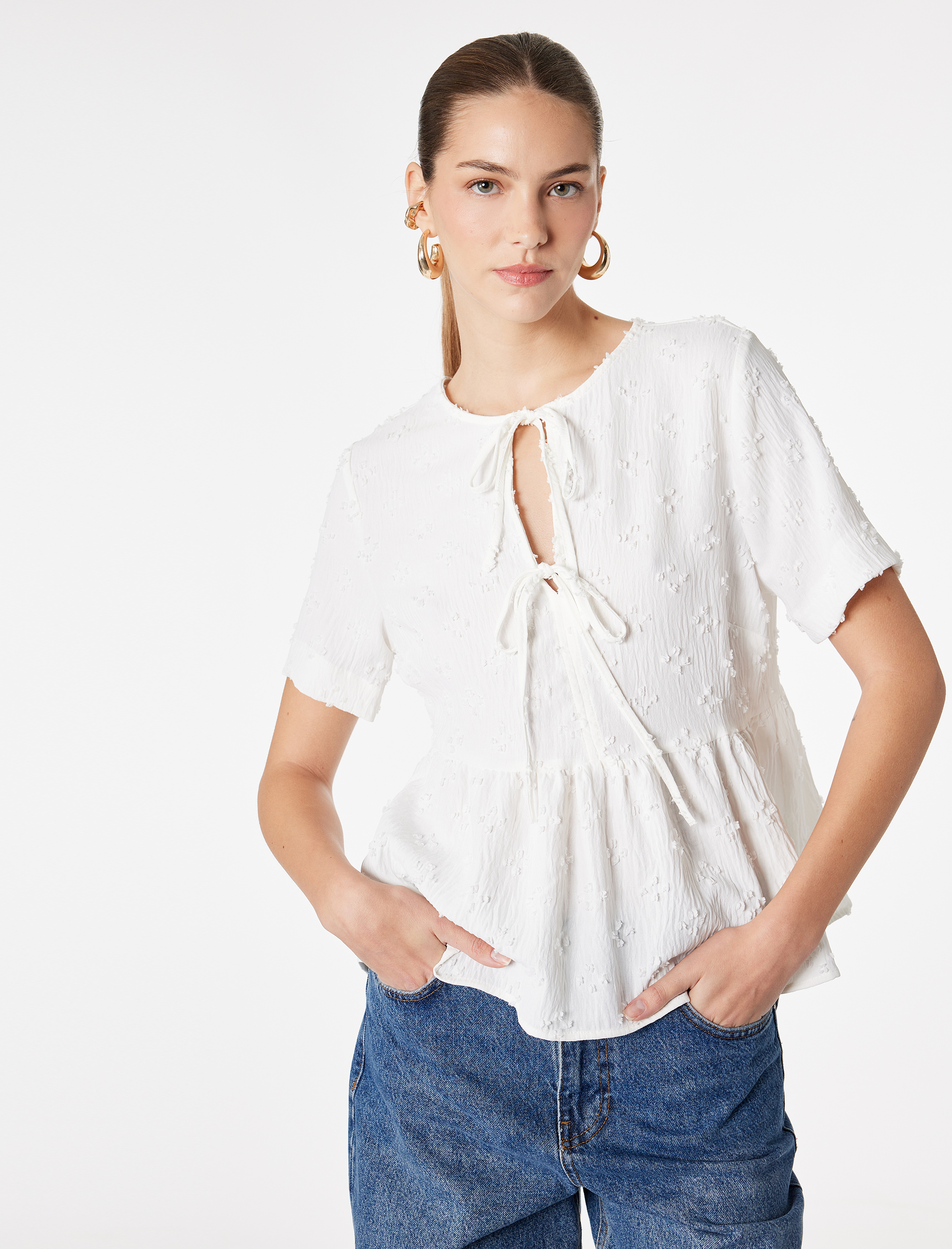   Bağlamalı Fiyonk Detaylı Kısa Kollu Dokulu Peplum Bluz