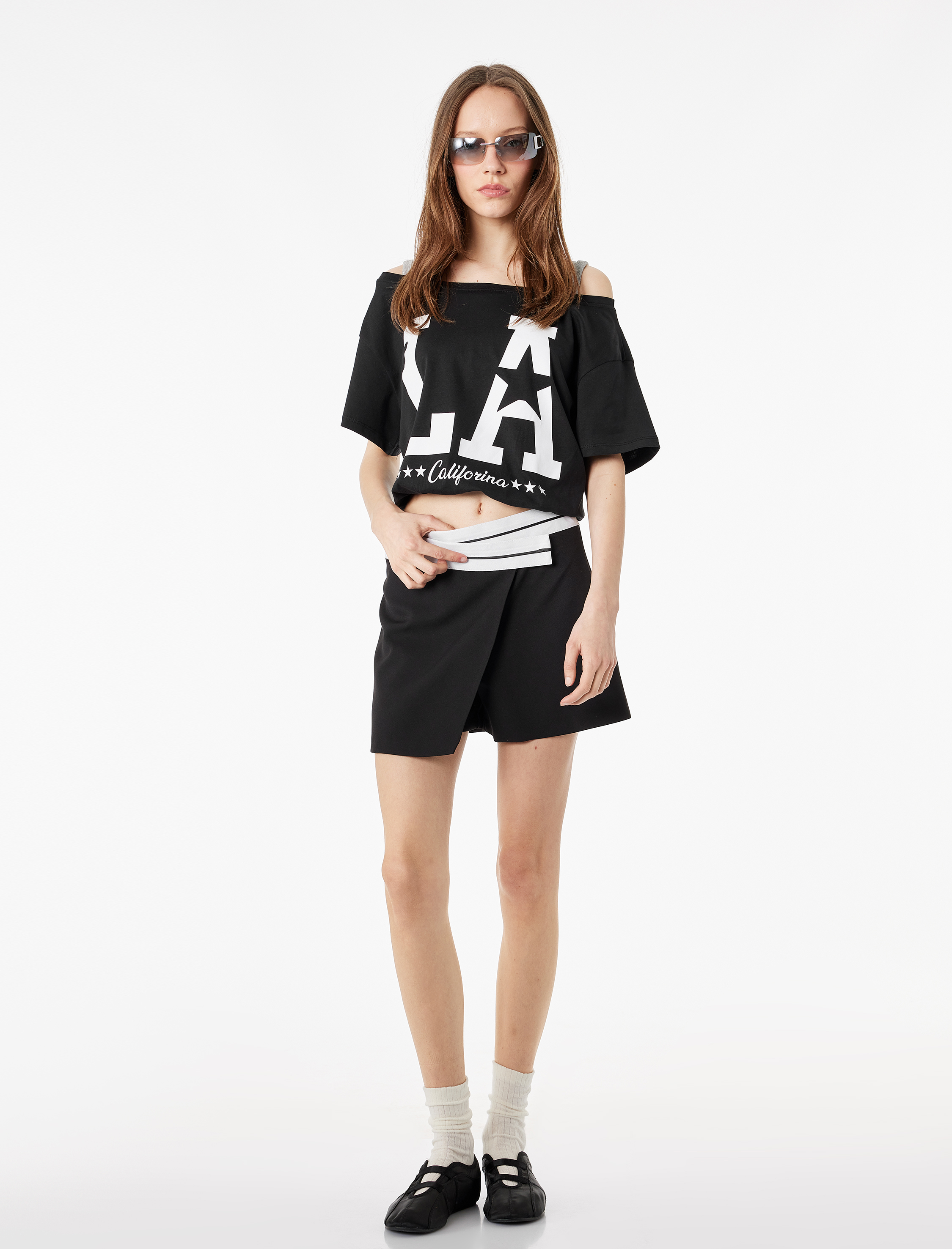   Rahat Kalıp Kısa Kollu Atletli Omzu Açık Pamuklu Crop Tişört