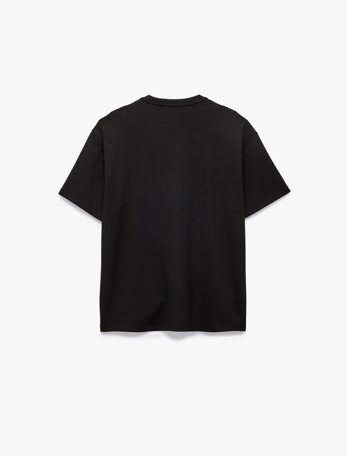  Bisiklet Yaka Rahat Kalıp Viskon Karışımlı Scuba Kumaş Kısa Kollu Tişört