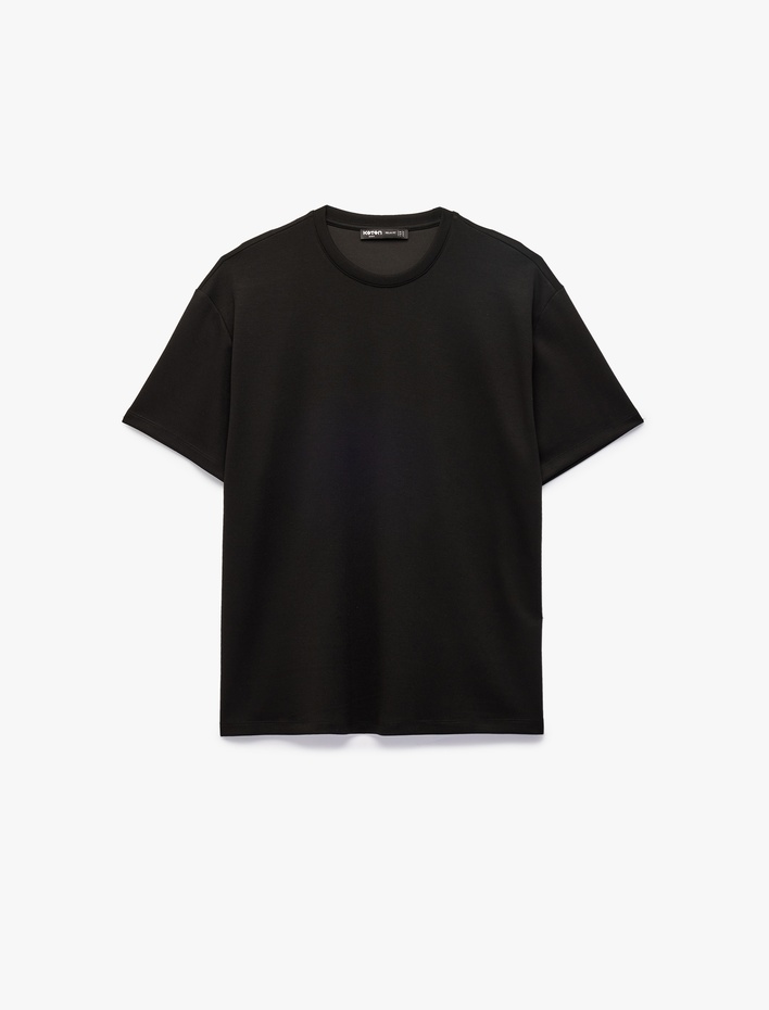  Bisiklet Yaka Rahat Kalıp Viskon Karışımlı Scuba Kumaş Kısa Kollu Tişört