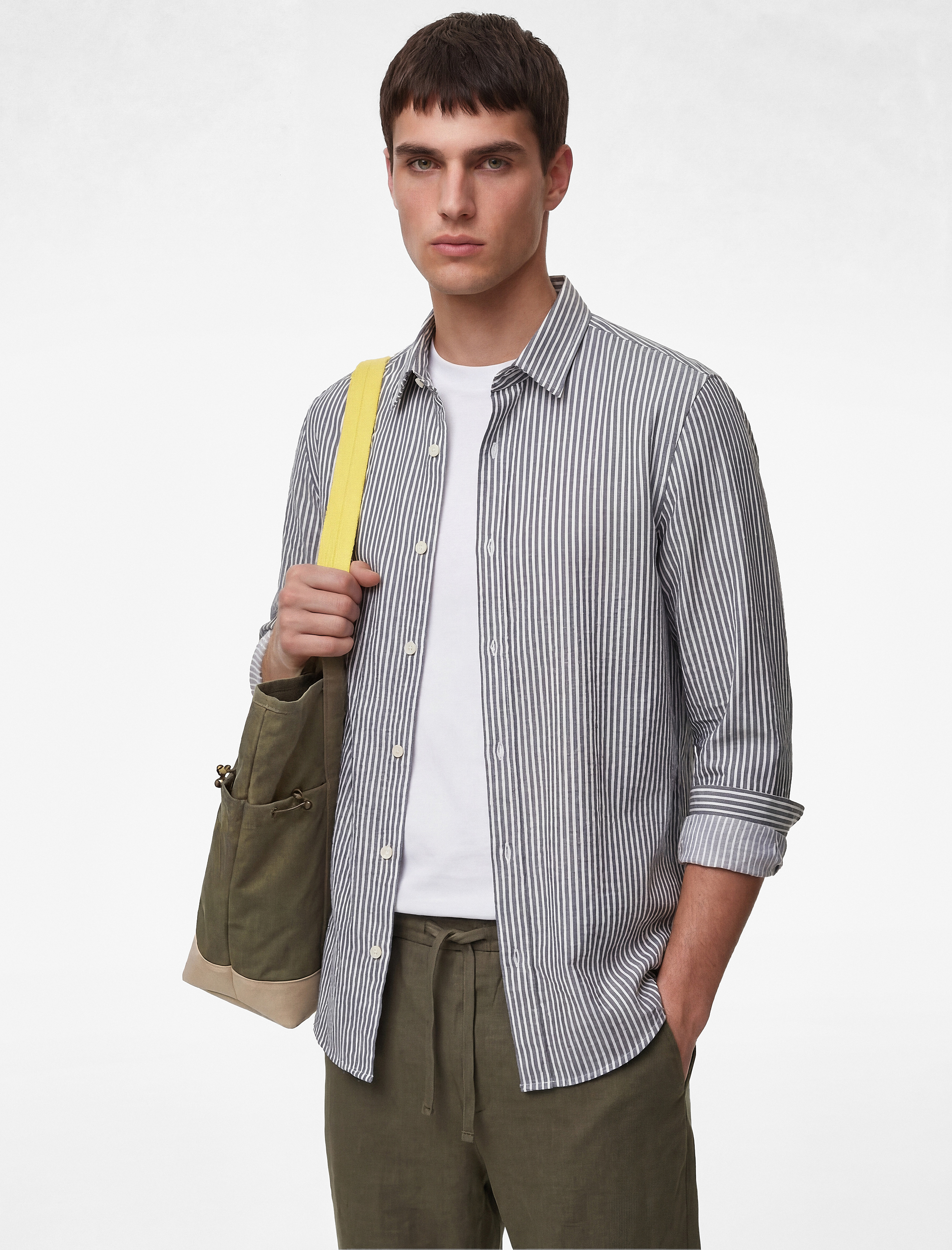 Regular Fit Viskon Karışımlı Düğmeli Gömlek Yaka Çizgili Uzun Kollu Gömlek