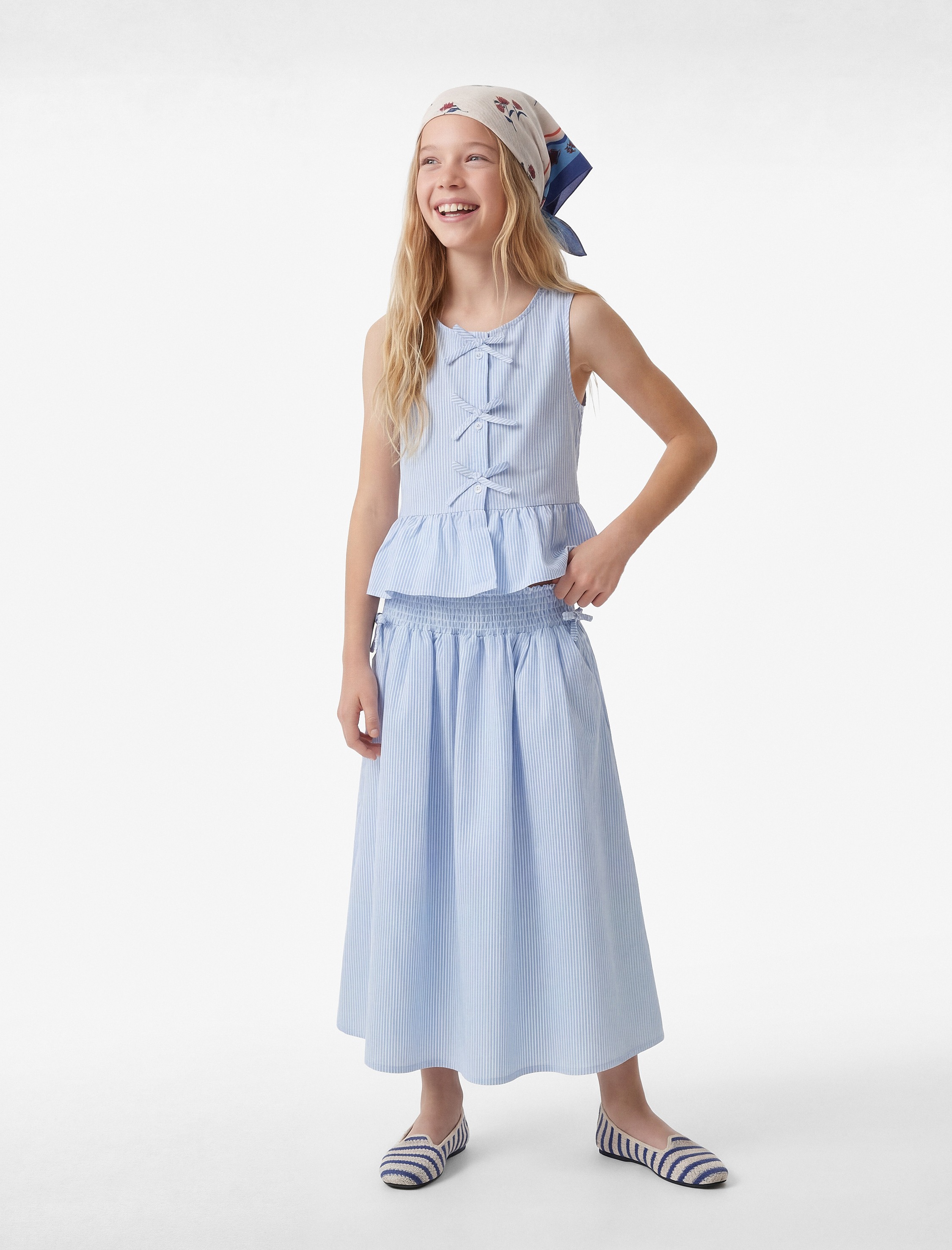  Kız Çocuk Fiyonklu Kolsuz Bisiklet Yaka Fırfır Detaylı Çizgili Bluz