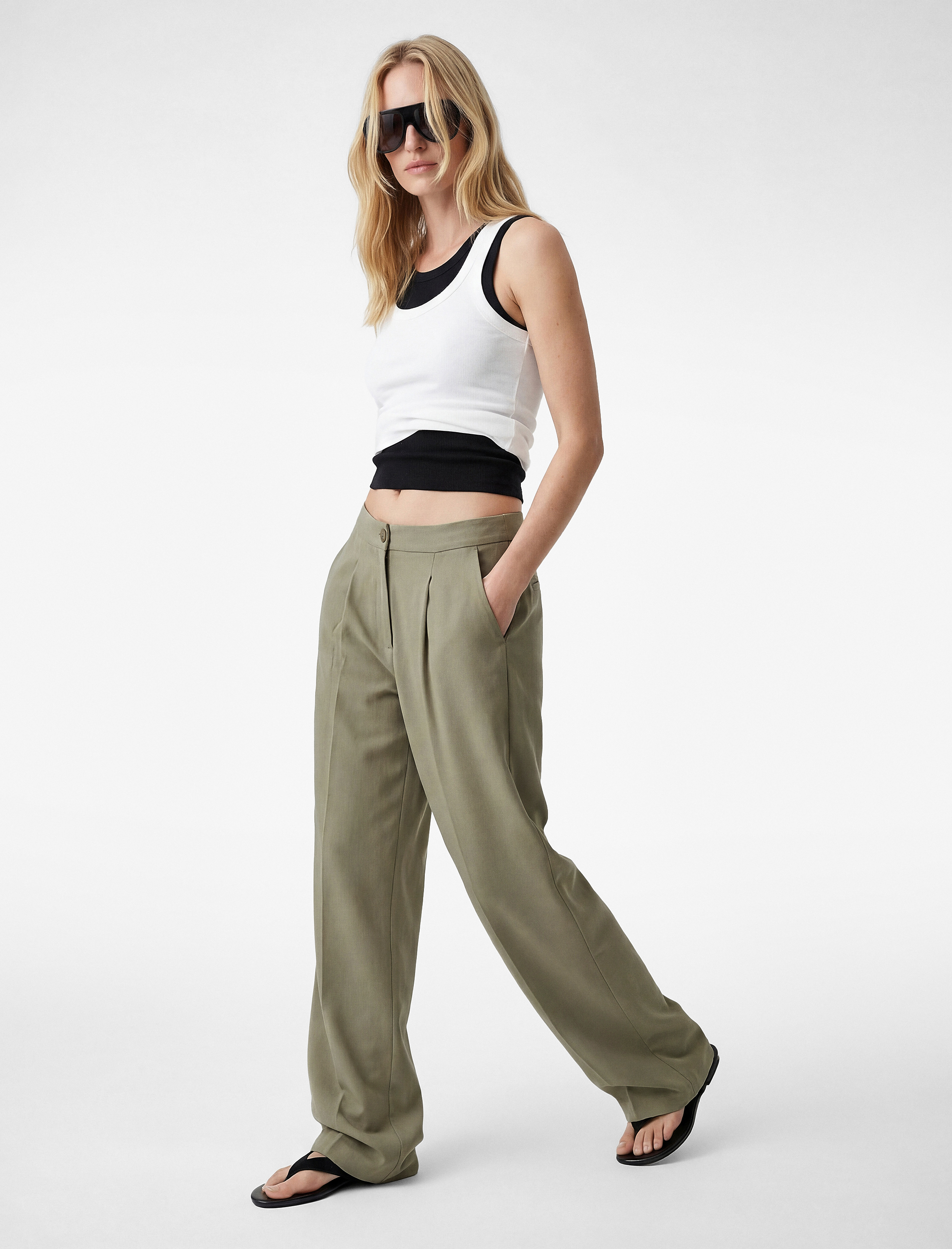 Kupro Viskon Kumaş Pile Detaylı Cepli Geniş Paça Palazzo Pantolon - Görsel 2