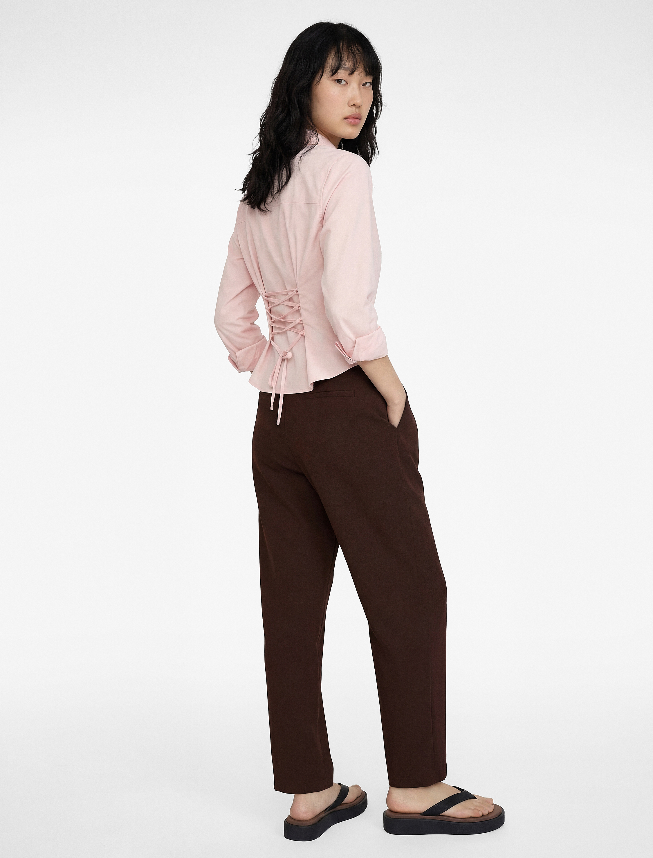 Slim Fit Uzun Kollu Klasik Yaka Sırtı Bağcık Detaylı Düğmeli Poplin Gömlek - Görsel 2