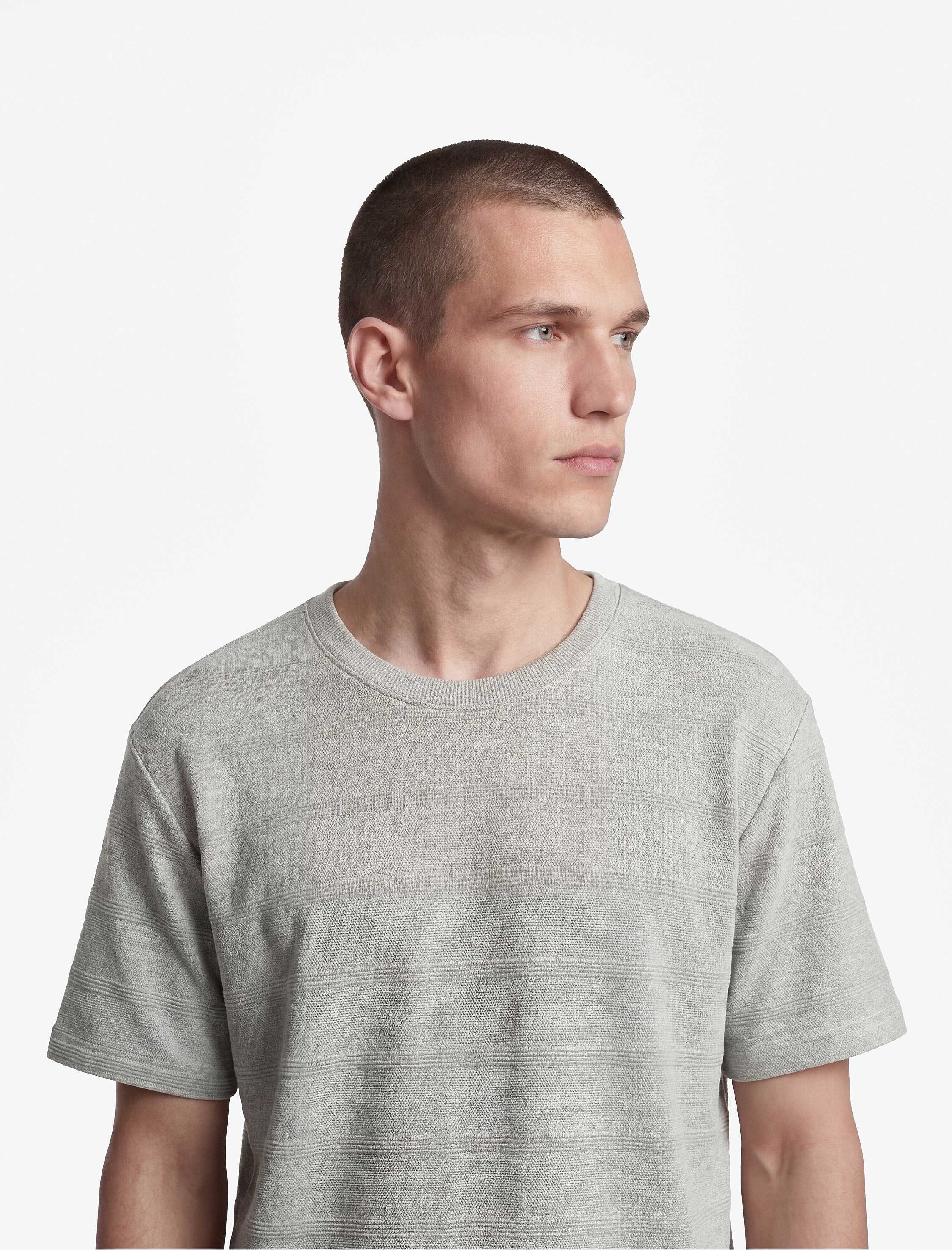   Regular Fit Kısa Kollu Viskon Karışımlı Dokulu Bisiklet Yaka Tişört