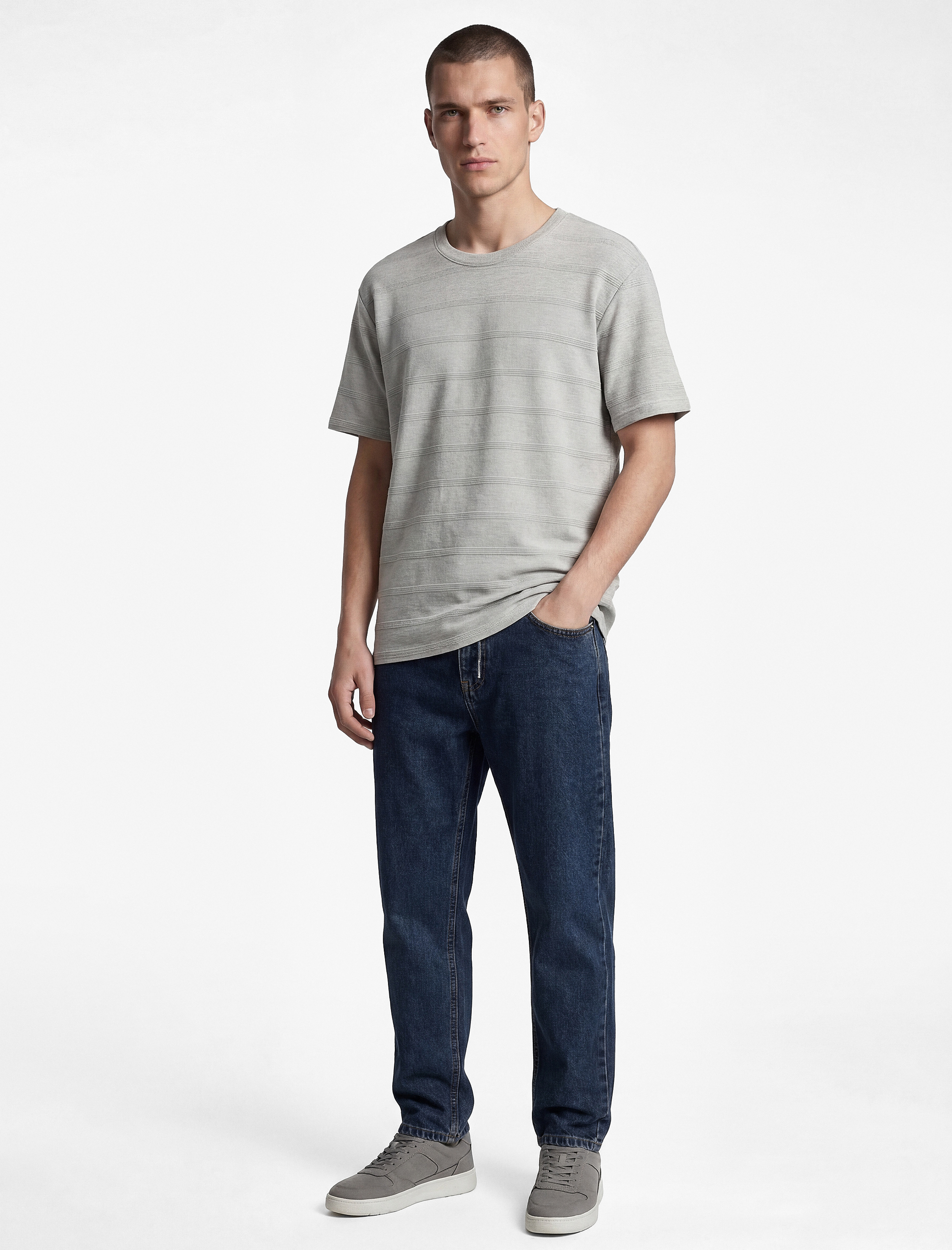   Regular Fit Kısa Kollu Viskon Karışımlı Dokulu Bisiklet Yaka Tişört