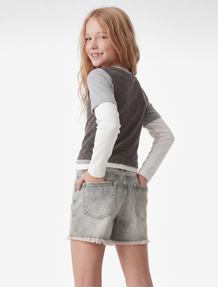 Kız Çocuk Cepli Bol Kesim Püsküllü Paça Pamuklu Denim Şort