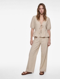 Viskon Karışımlı V Yaka Bağlama Detaylı Kısa Balon Kol Bluz