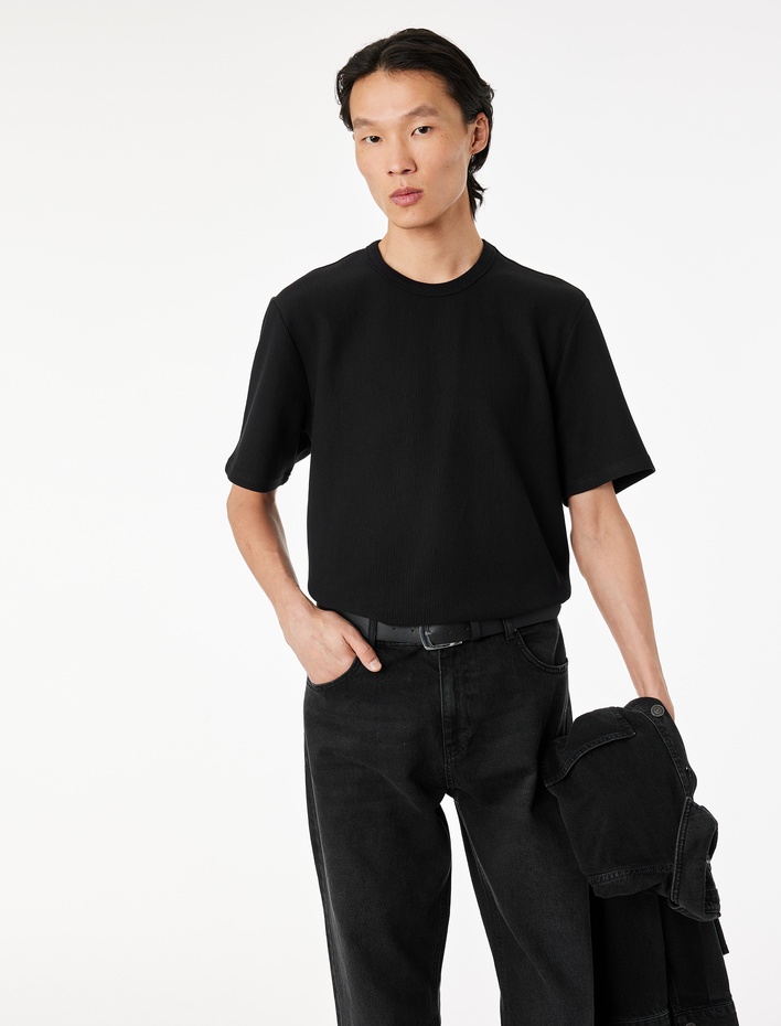  Pamuklu Regular Fit Tok Kumaş Kısa Kollu Bisiklet Yaka Basic Tişört