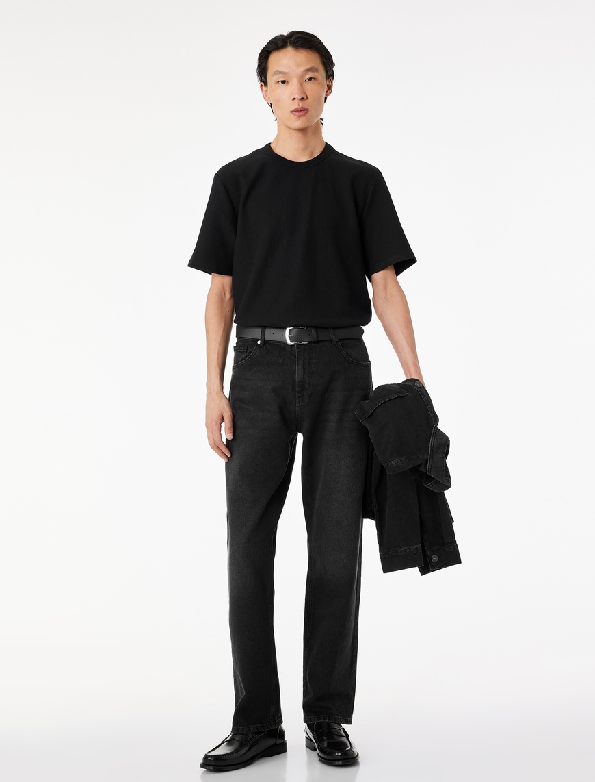Koton Erkek Pamuklu Regular Fit Tok Kumaş Kısa Kollu Bisiklet Yaka Basic T-Shirt