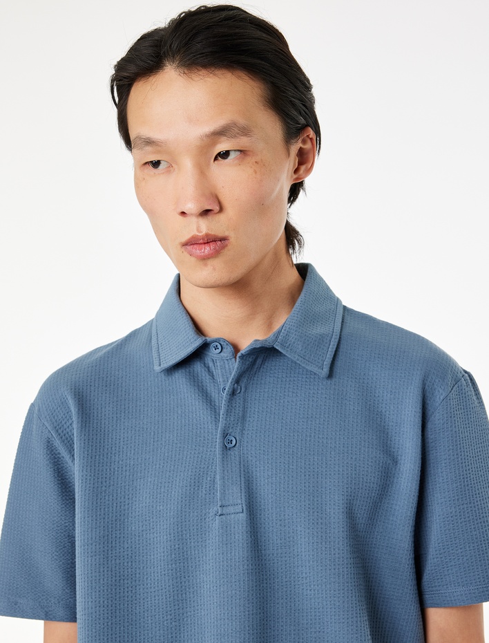  Regular Fit Kısa Kollu Dokulu Pamuklu Polo Yaka Tişört