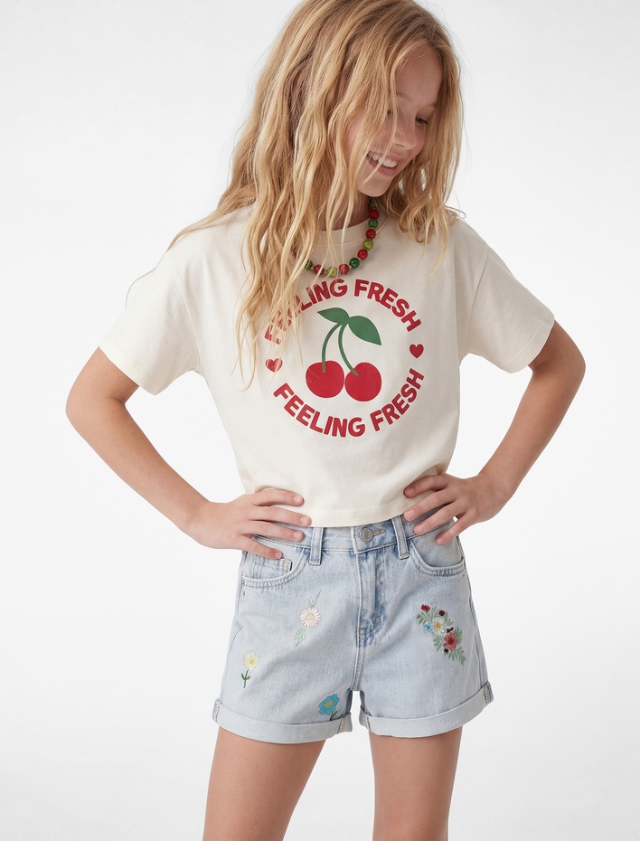 Kız Çocuk Pamuklu Çiçek Nakışlı Cep Detaylı Denim Şort