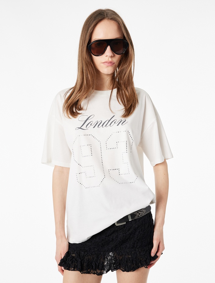  Rahat Kalıp Kısa Kollu Bisiklet Yaka Kolej Baskılı Pamuklu Tişört