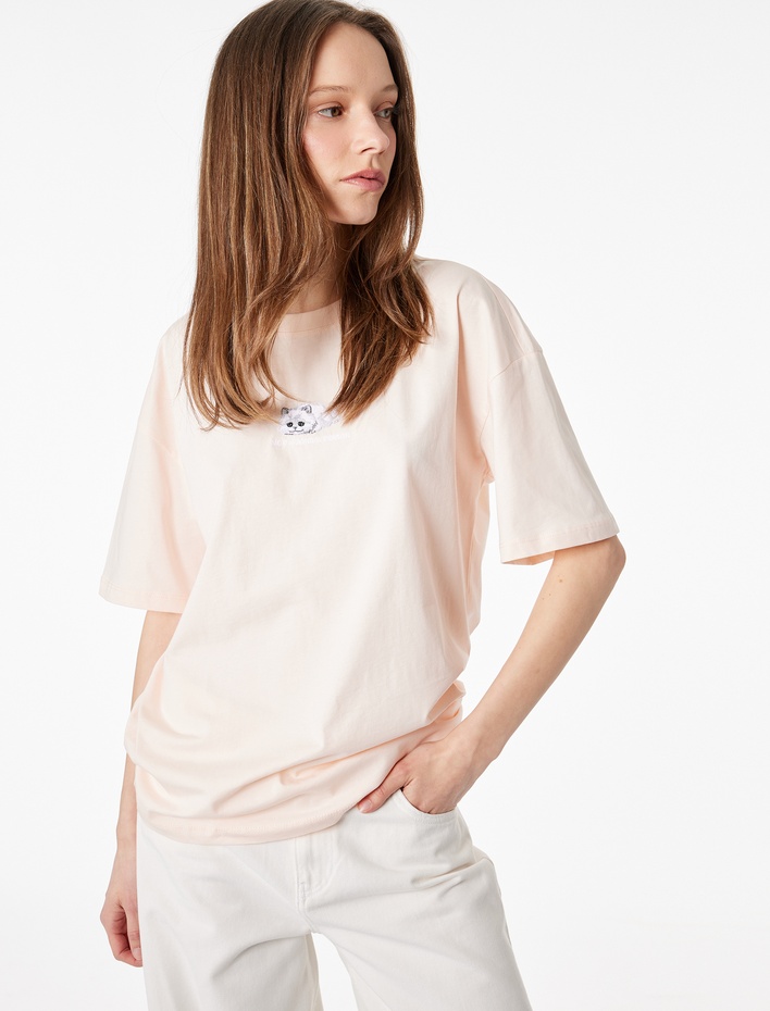  Rahat Kalıp Kısa Kollu Bisiklet Yaka Pamuklu Kedi Nakışlı Tişört