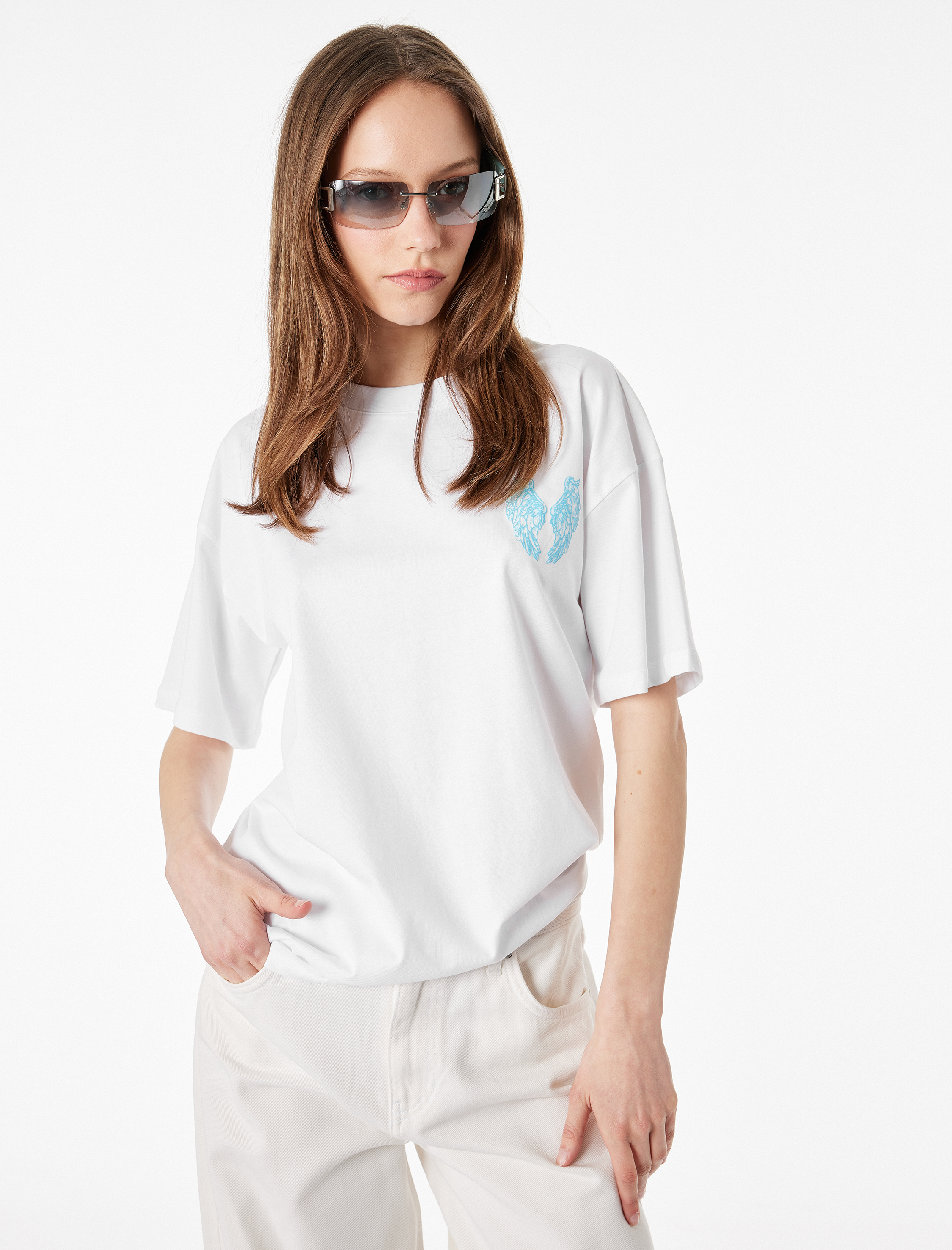   Rahat Kalıp Kısa Kollu Arkası Melek Baskılı Pamuklu Tişört