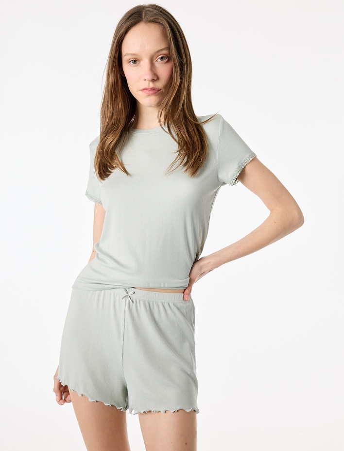  Kısa Kollu Bisiklet Yaka Şortlu Pijama Takımı