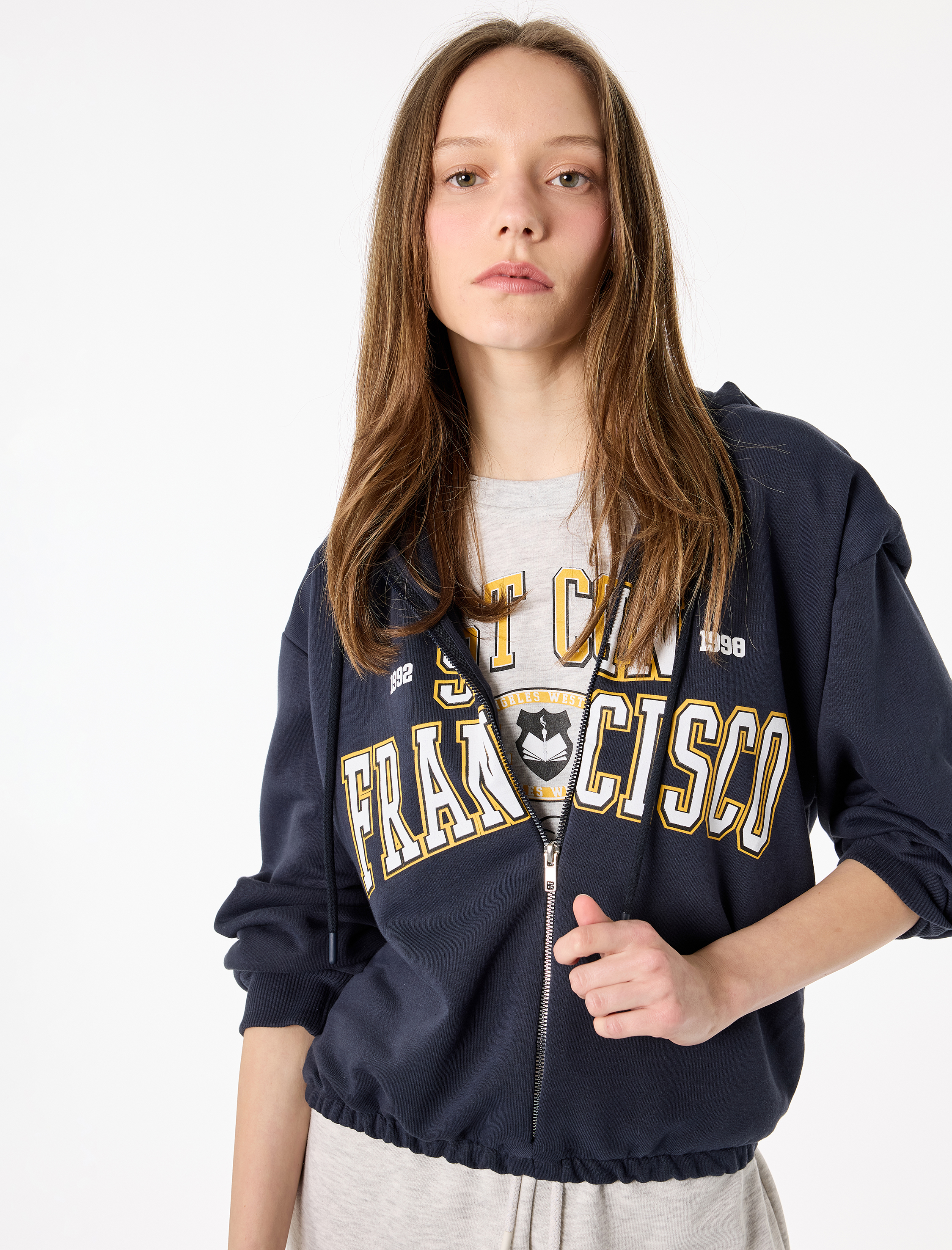   Uzun Kollu Kapüşonlu Fermuarlı Crop Sweatshirt