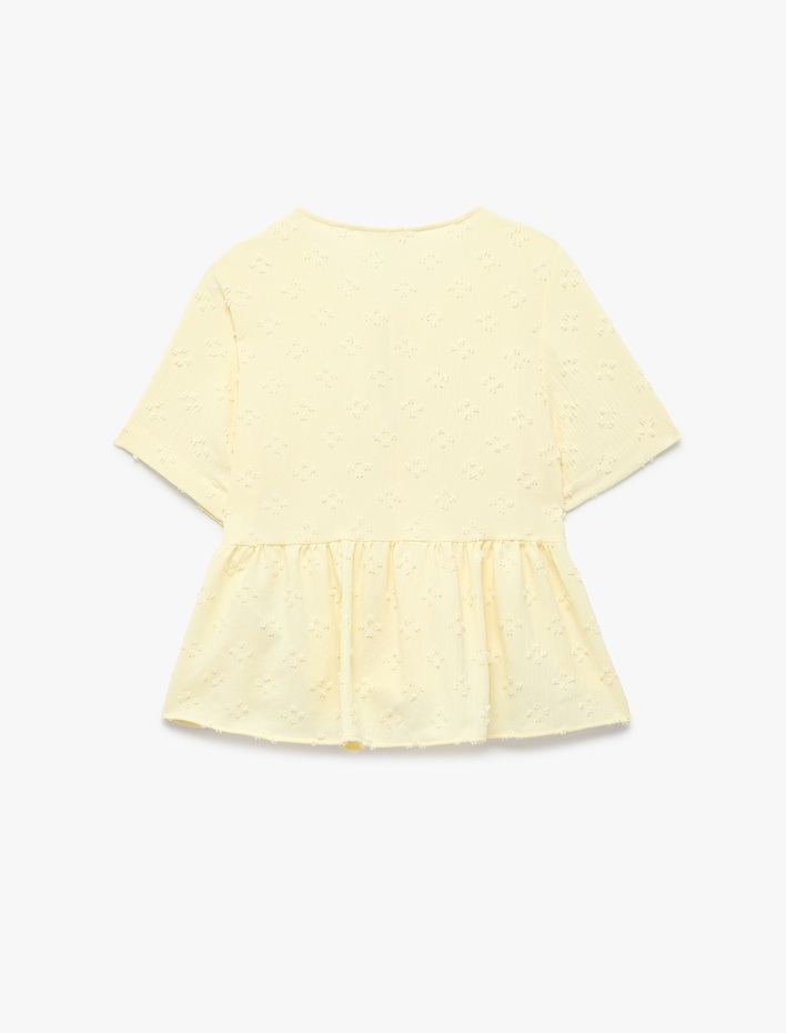  Bağlamalı Fiyonk Detaylı Kısa Kollu Dokulu Peplum Bluz