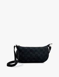 Kare Desenli Fermuarlı Askılı Çapraz Çanta