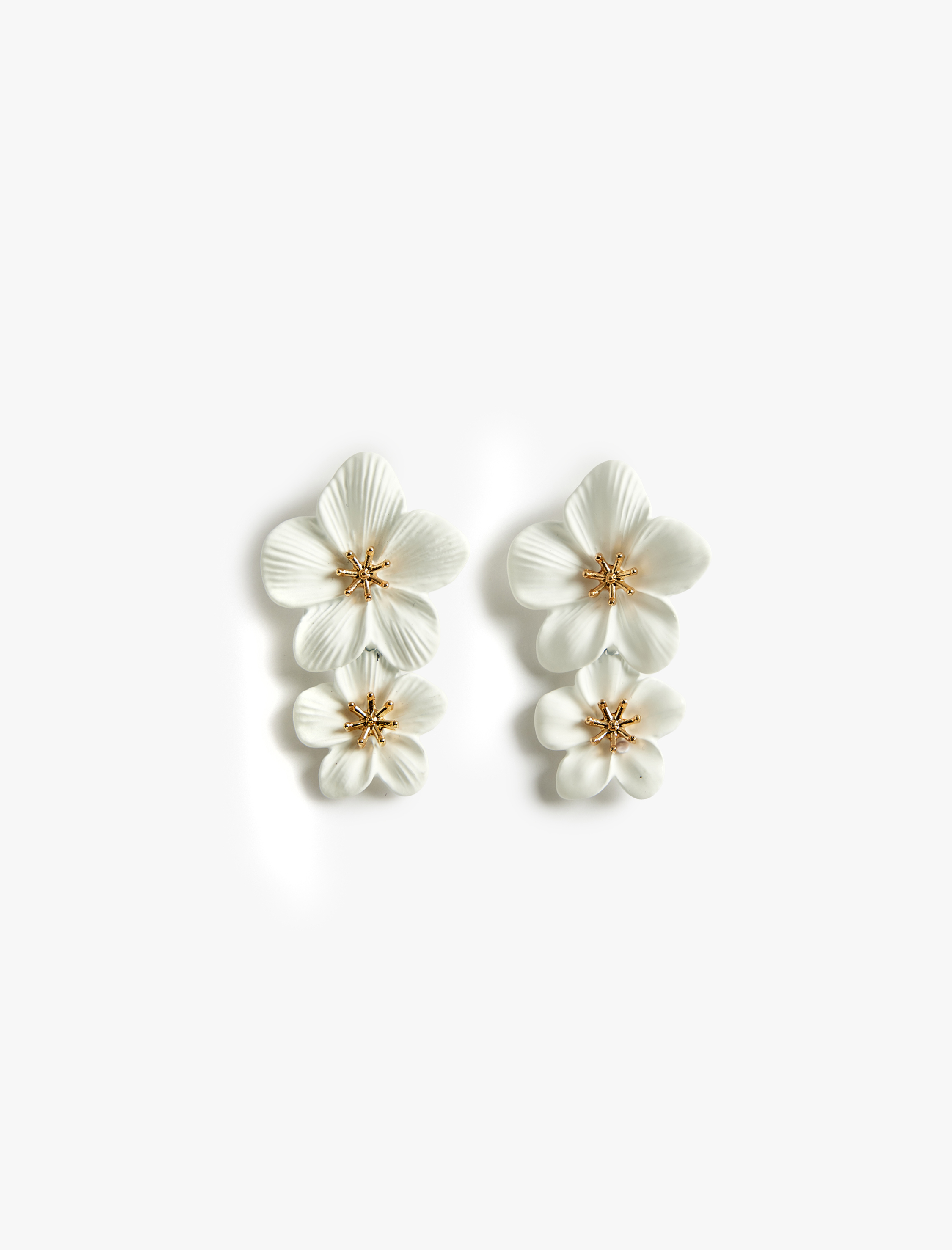  Kadın Büyük Boy Çelik Karışımlı Sallantılı Çiçekli Küpe