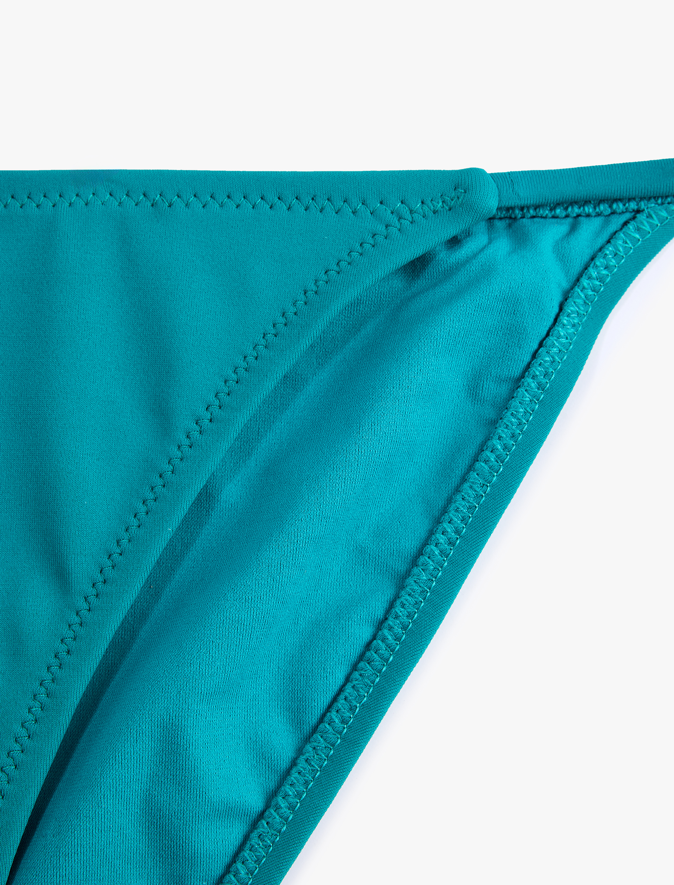   Yanları Bağlamalı İpli Bikini Altı