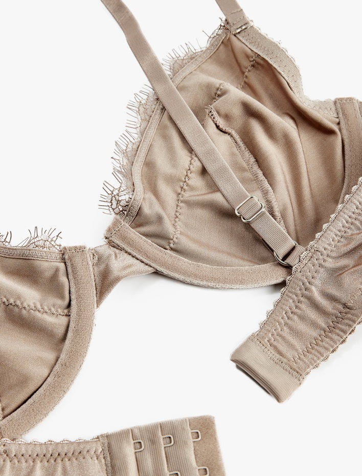  Dolgusuz Dantel Detaylı Balenli Sütyen