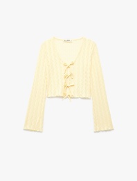 V Yaka Uzun Kollu Fiyonk Bağlama Detaylı Dantel Bluz