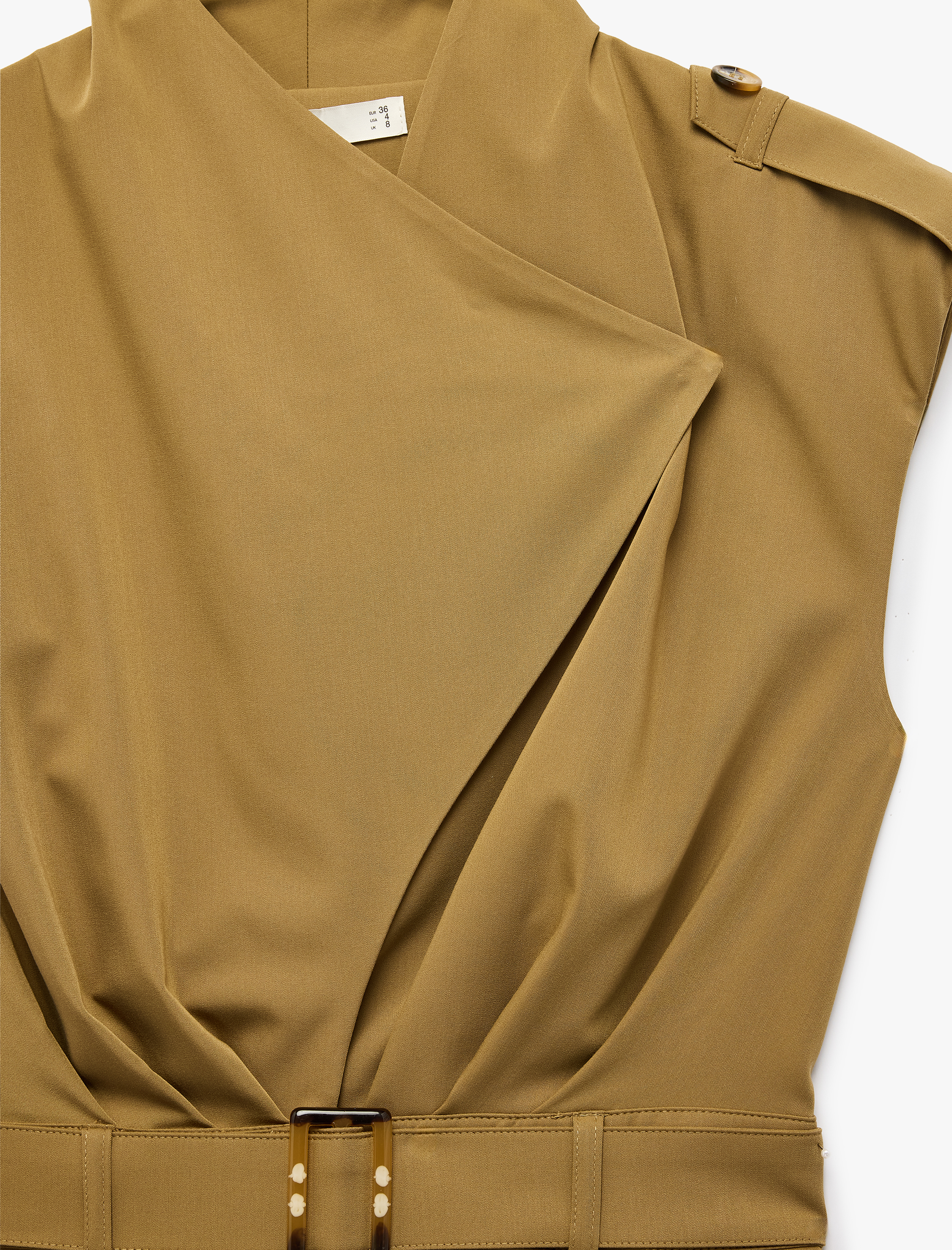   Kruvaze Yaka Kolsuz Kemer Detaylı Mini Şort Tulum