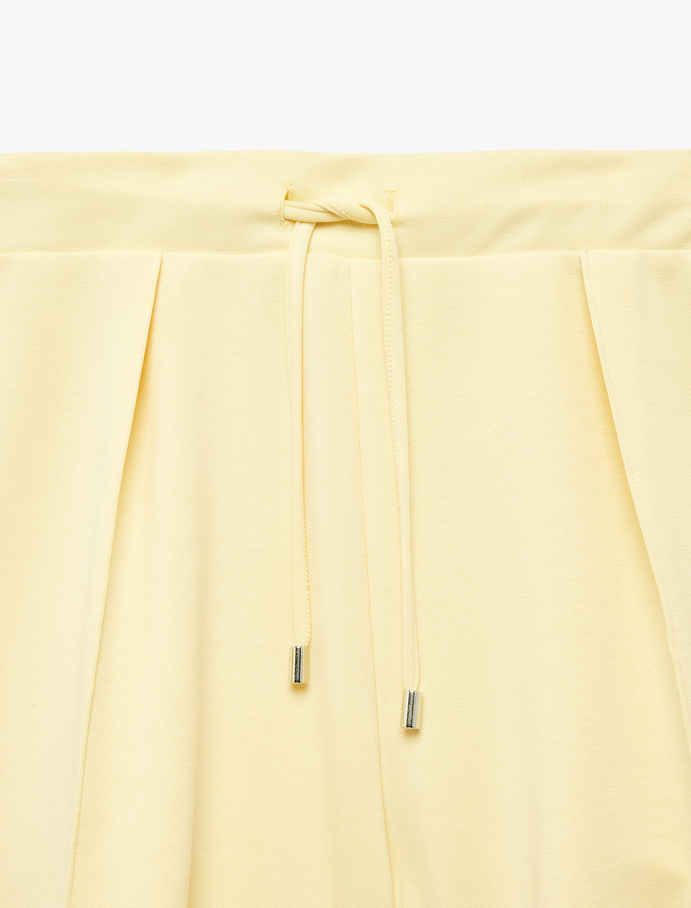   Beli Bağcıklı Mini Şort