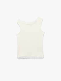 Slim Fit Dantel Detaylı Kolsuz Kayık Yaka Bluz