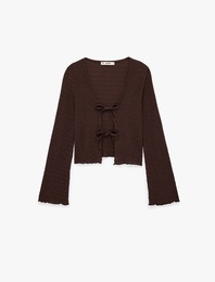 Slim Fit Dokulu Bağlama Detaylı Uzun Kollu V Yaka Bluz