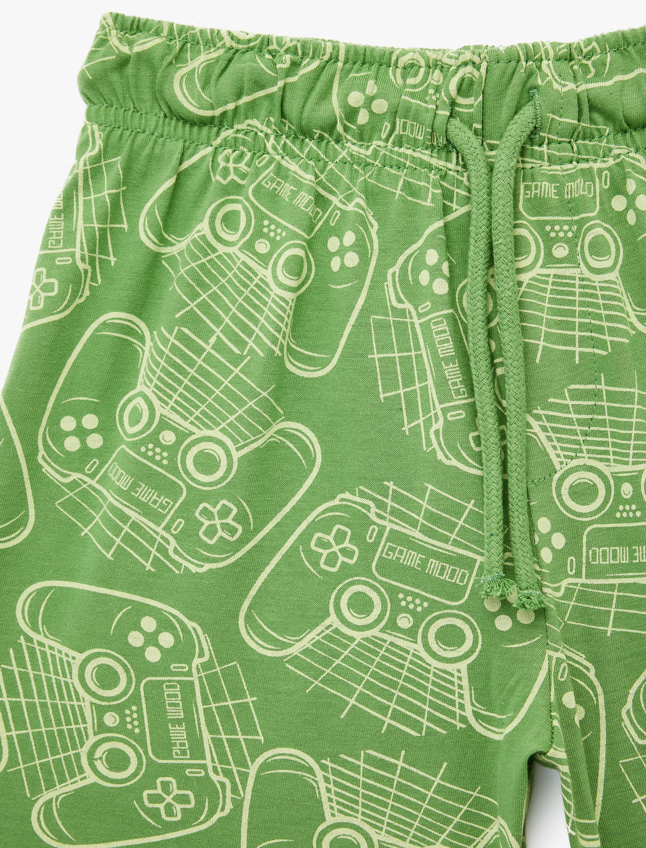  Erkek Çocuk Pamuklu Oyun Temalı Desenli Beli Lastikli Şort