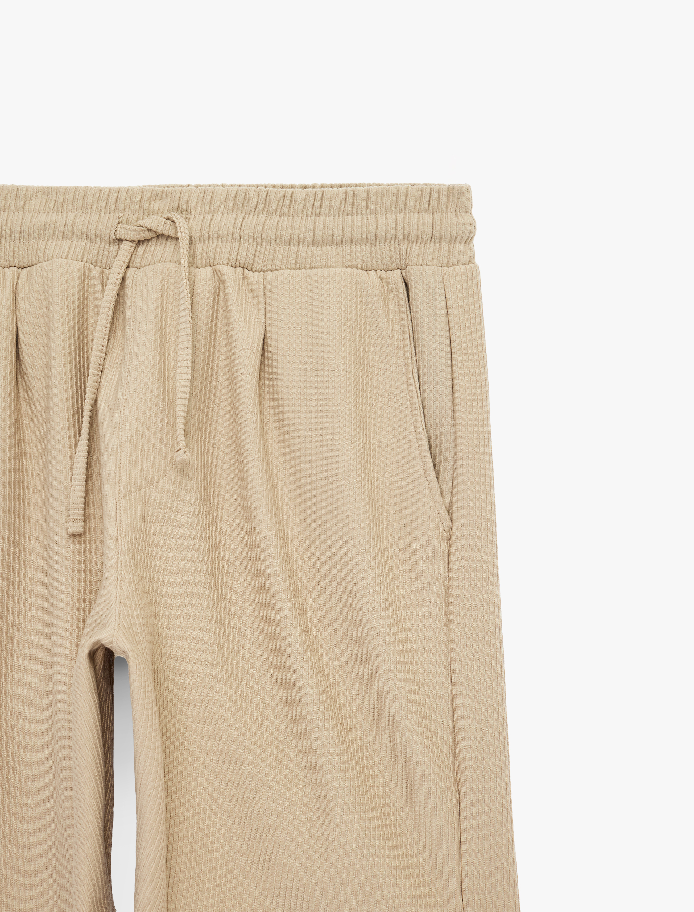   Bermuda Cepli Dokulu Beli Bağcıklı Şort