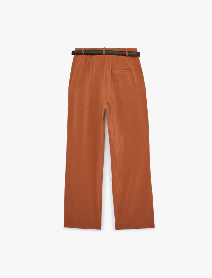  Pile Detaylı Cepli Geniş Paça Kemerli Pantolon