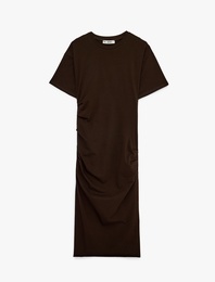 Büzgü Detaylı Kısa Kollu Bisiklet Yaka Pamuklu Uzun Elbise