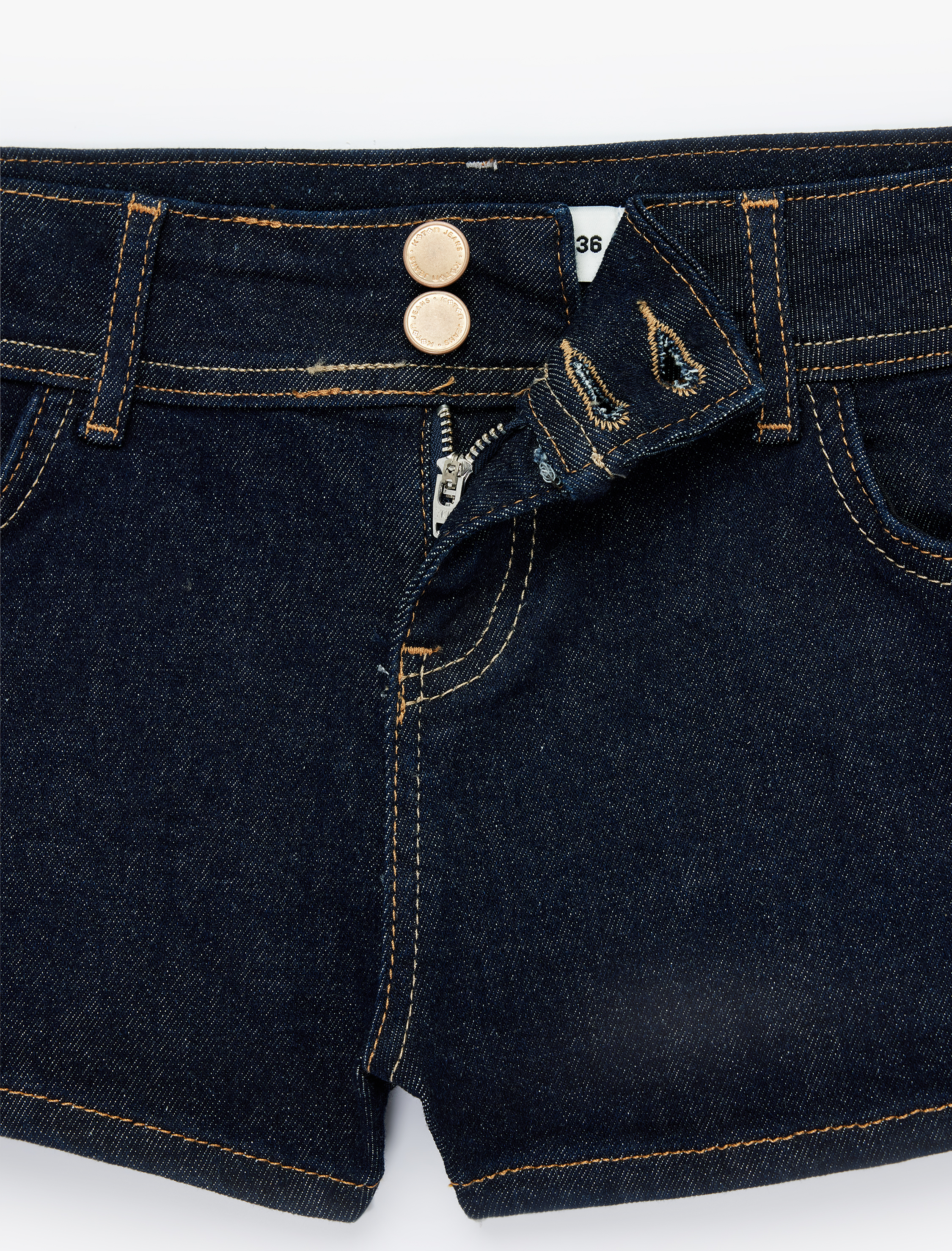   Standart Bel Düğmeli Cepli Ekstra Mini Denim Şort