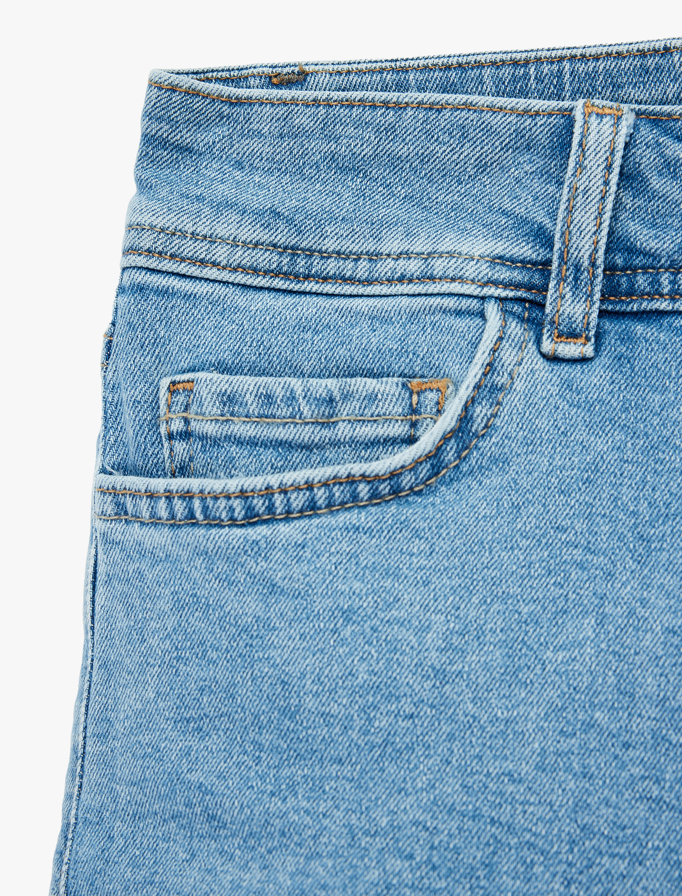   Standart Bel Düğmeli Cepli Ekstra Mini Denim Şort