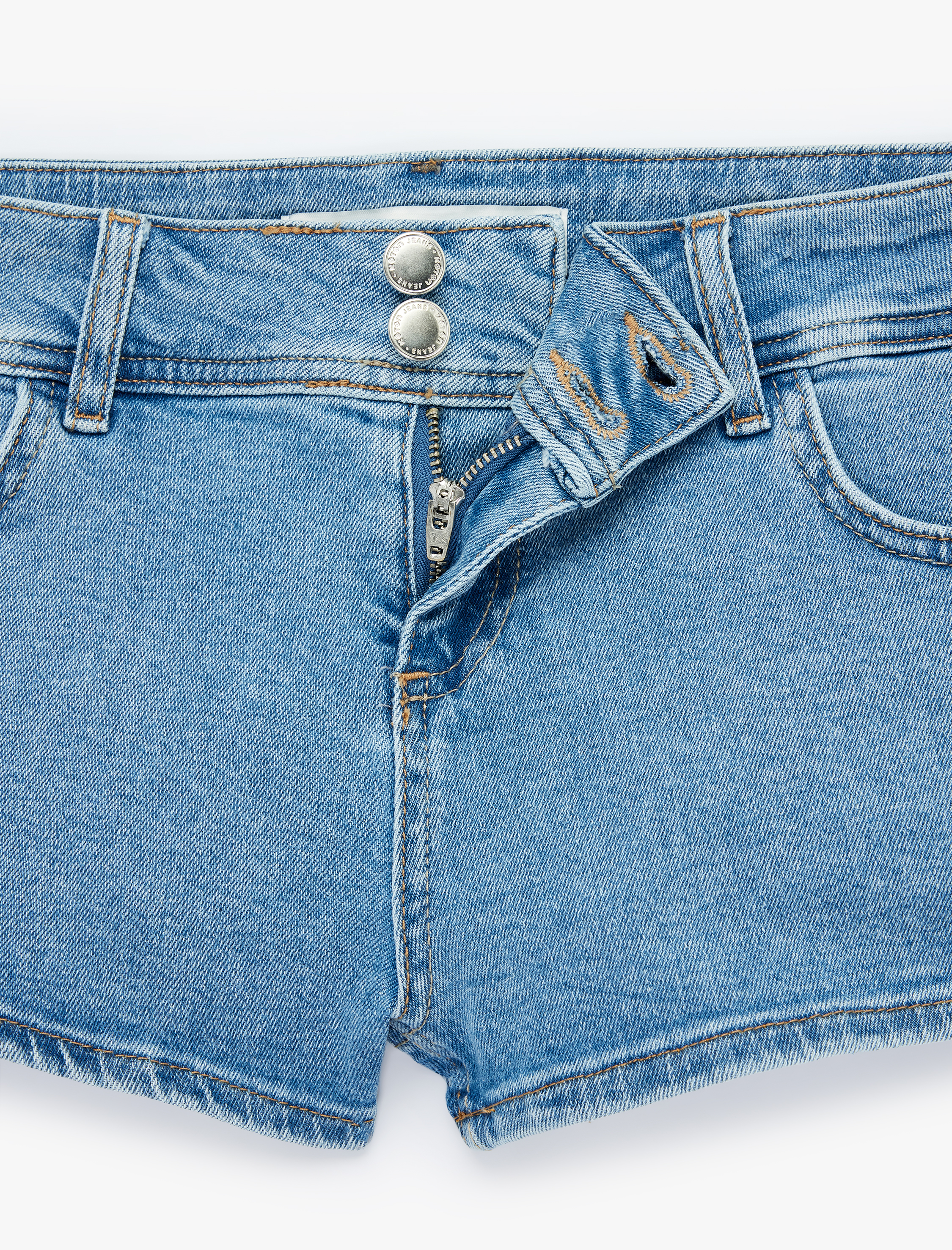   Standart Bel Düğmeli Cepli Ekstra Mini Denim Şort