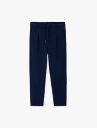 Beli Lastikli Bağlama Detaylı Pileli Basic Pantolon
