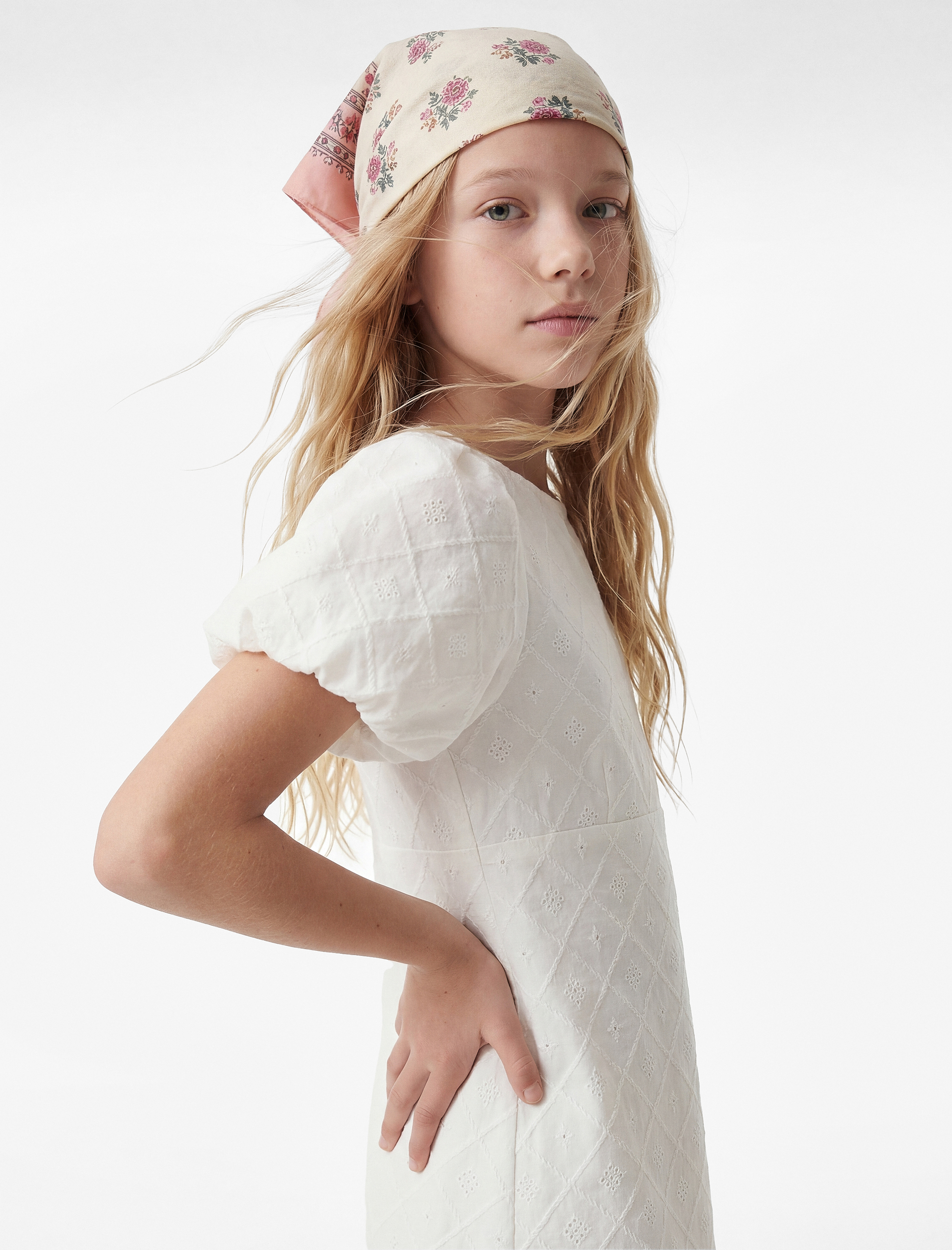 Fiyonk Detaylı Bisiklet Yaka Pencere Detaylı Gipeli Kısa Kollu Elbise - Görsel 2