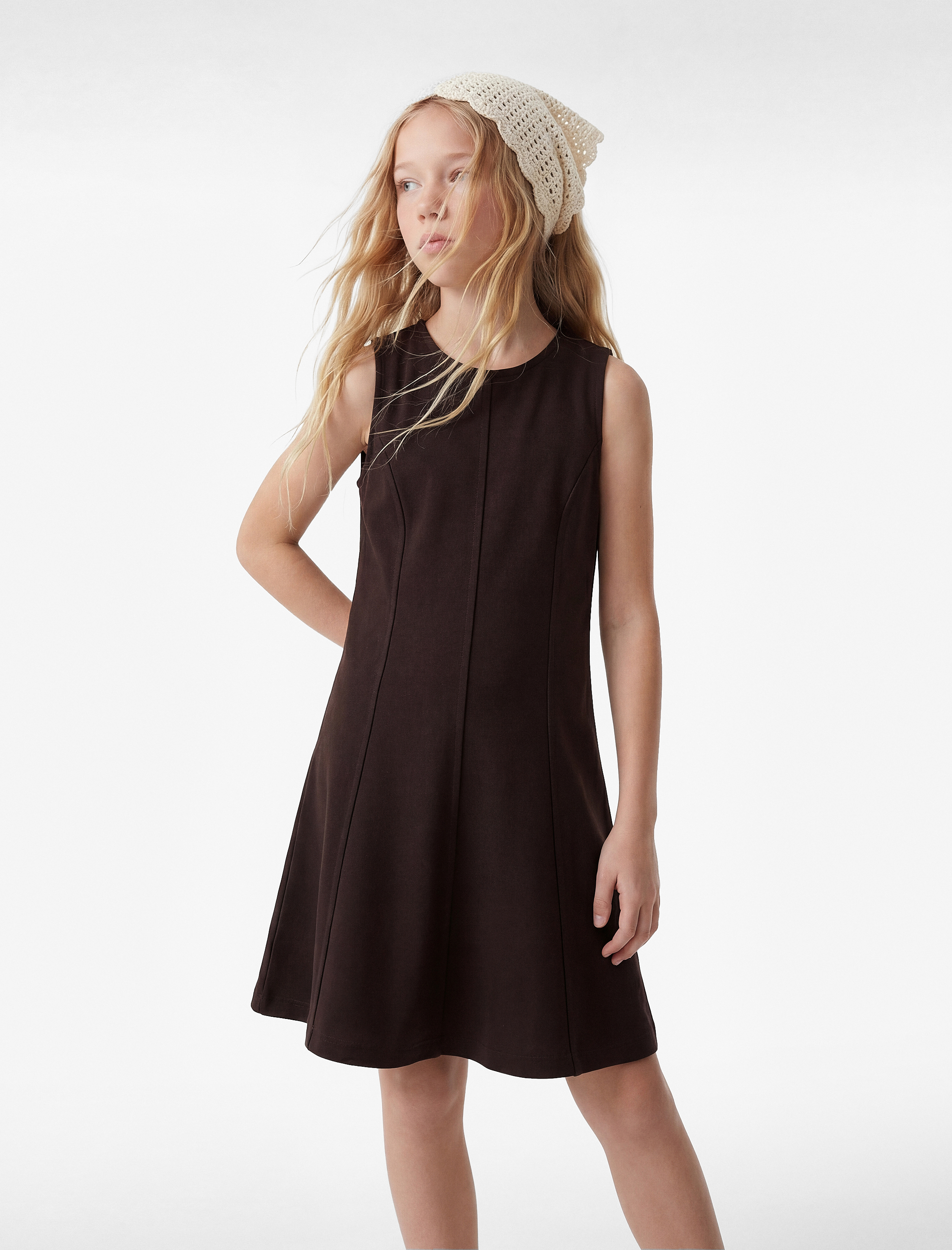 Bisiklet Yaka Kolsuz Dikiş Detaylı Pileli Elbise - Görsel 2