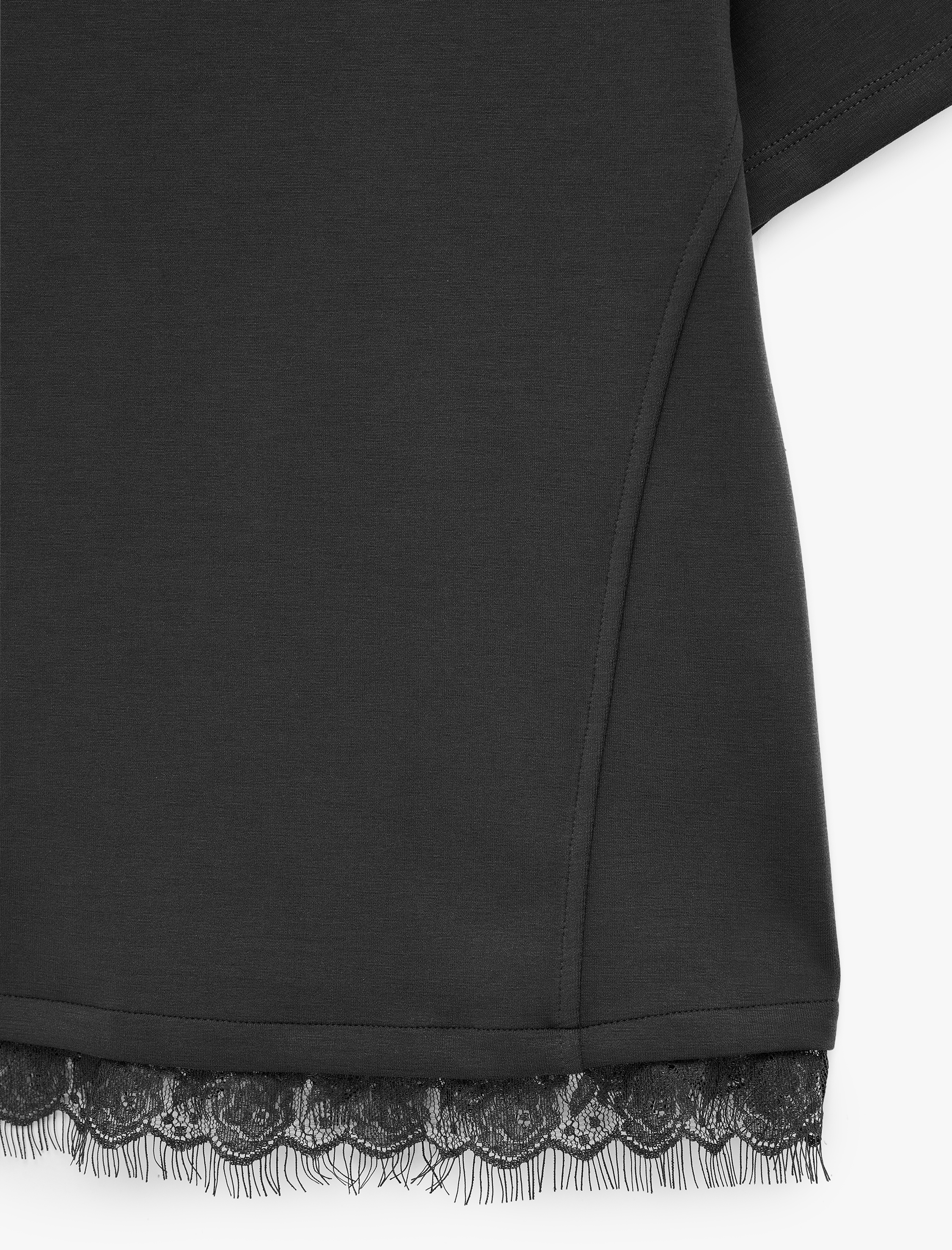   Modal Kumaş Slim Fit Kısa Kollu Bisiklet Yaka Dantel Detaylı Tişört