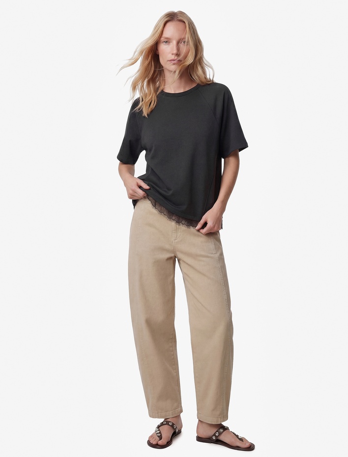  Modal Kumaş Slim Fit Kısa Kollu Bisiklet Yaka Dantel Detaylı Tişört